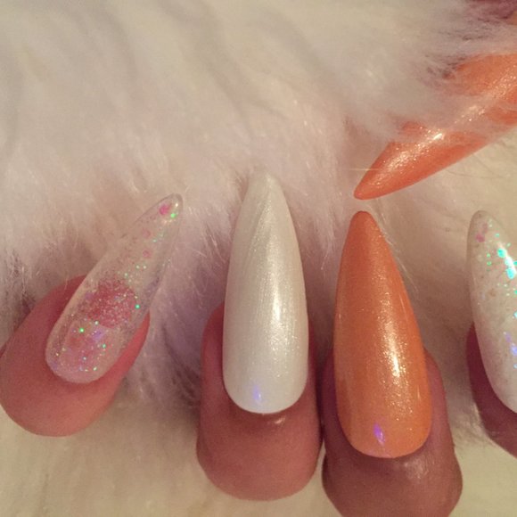 COPY - Peach and pearl white glitter press on nails - Picture 3 of 5